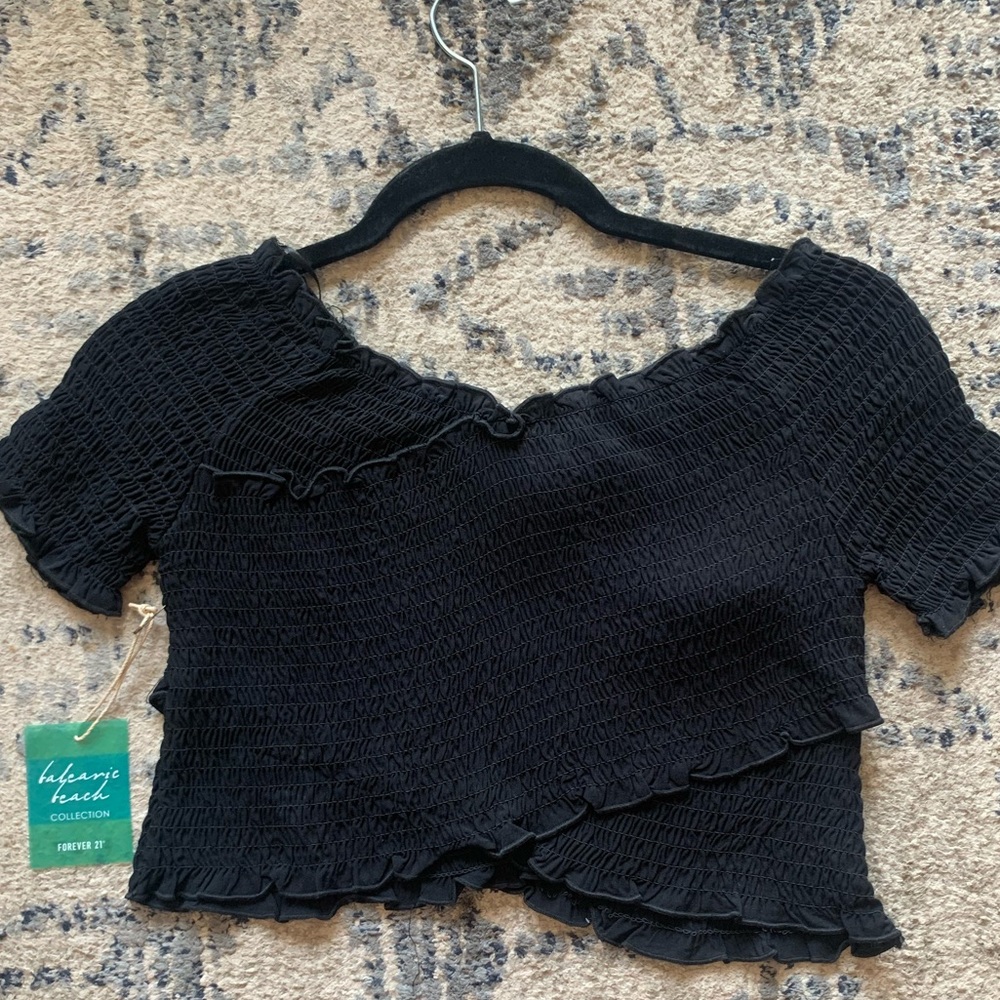 Cropped Black Elastic Top